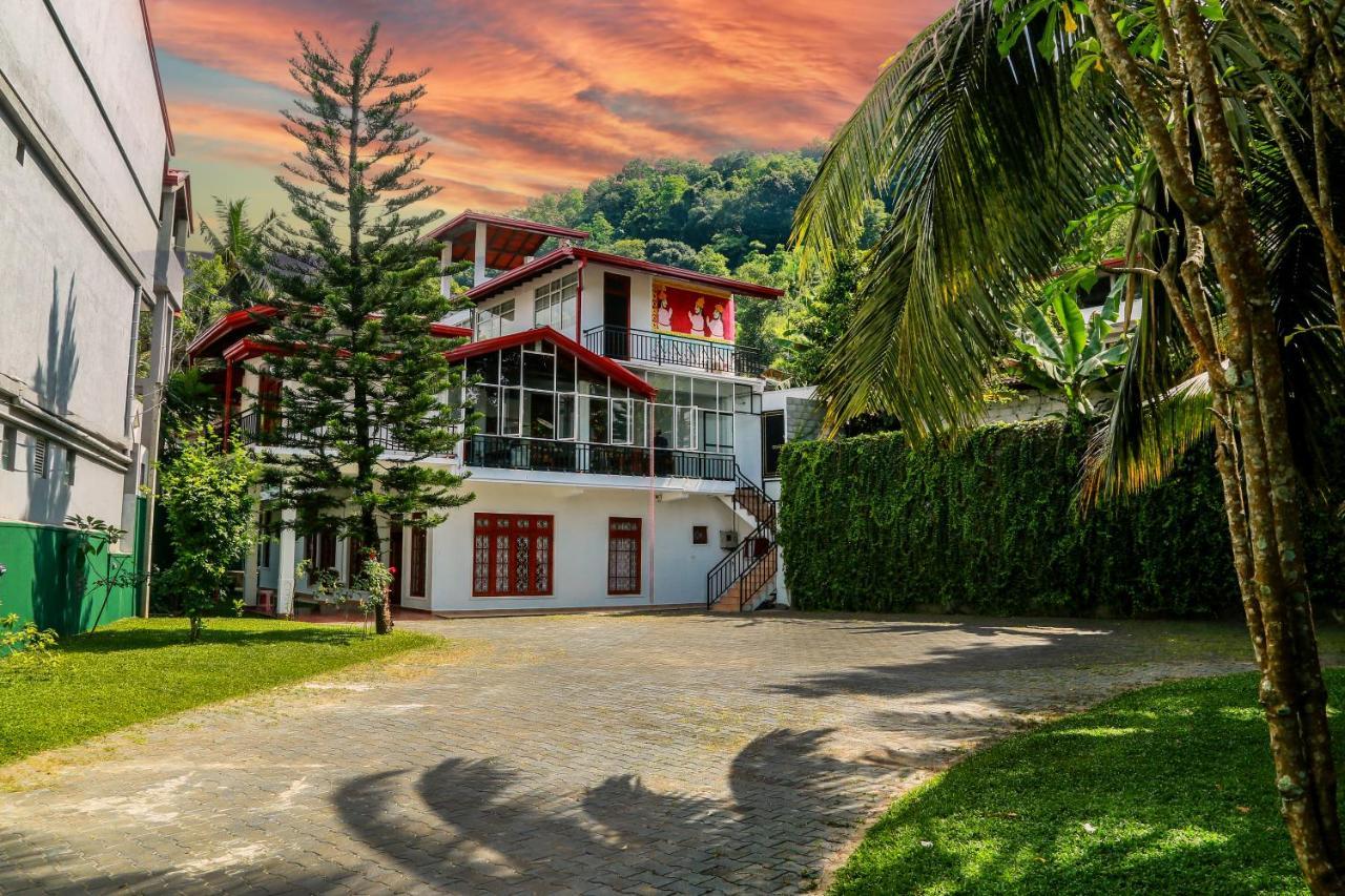 Queens Lodge Kandy Eksteriør billede